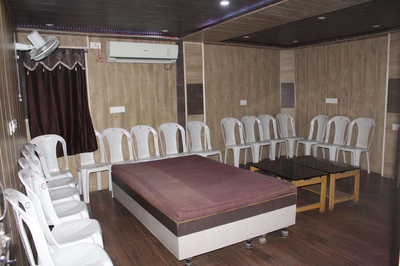 Hotel Avadh Nagpur Exterior photo